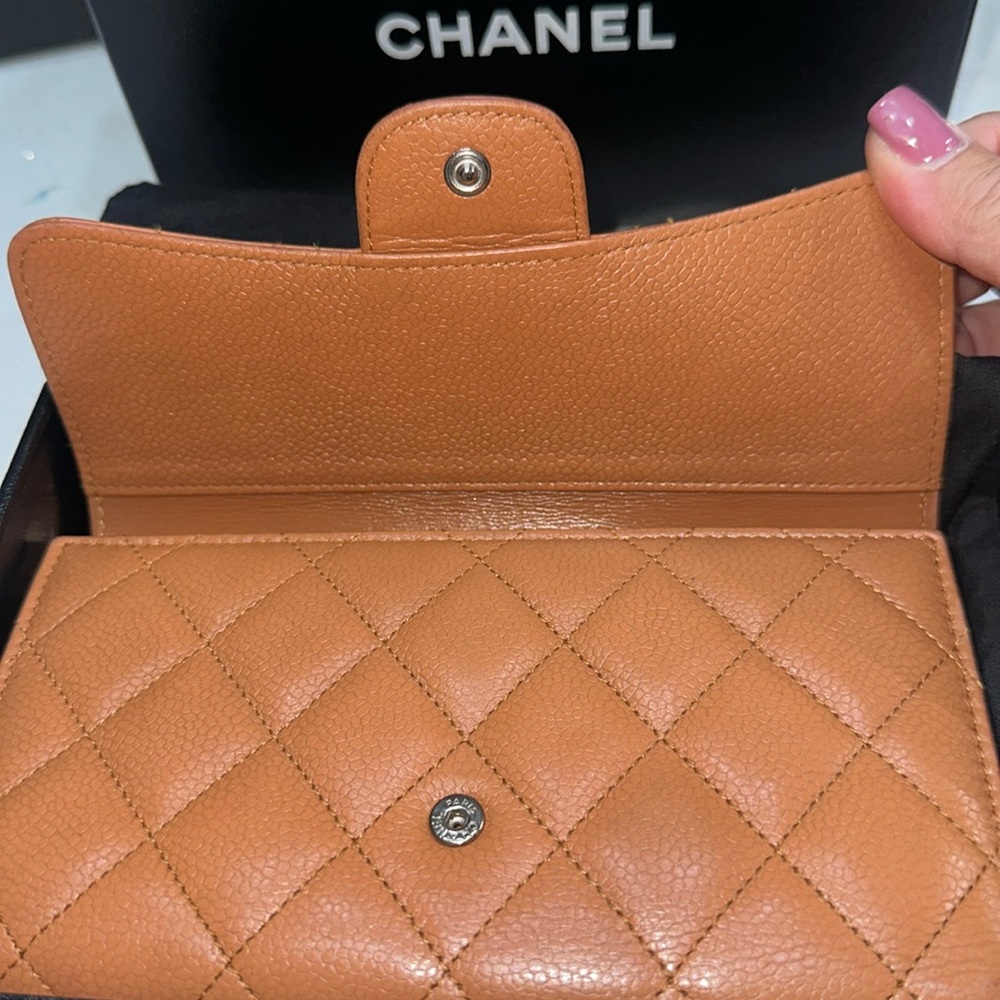 Chanel Tan Quilted Leather Women's Bag - Picture 5 of 9